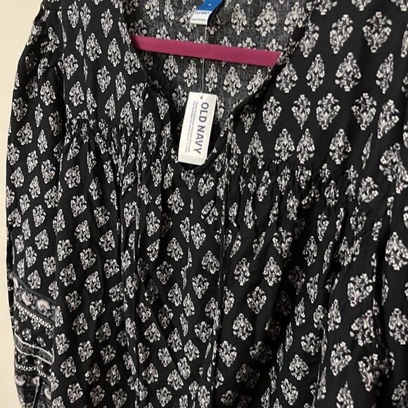 Old Navy Long-Sleeve Smocked Poet Blouse - Picture 6 of 8